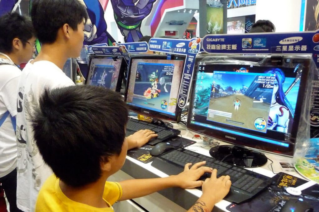 Niños Jugando China Videojuegos